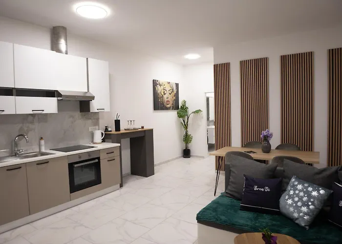 Luxury Brendi * Log pri Brezovici